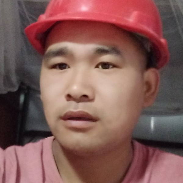 独寂有滑板的照片