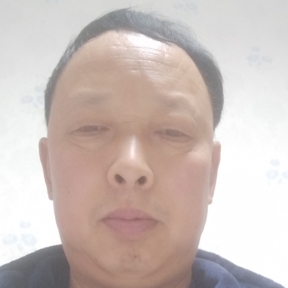 英俊回首酸奶的照片