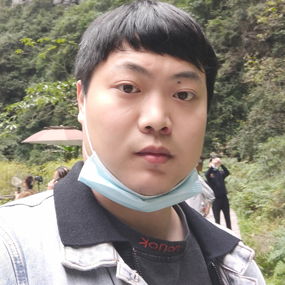 小懒虫魁梧男的照片