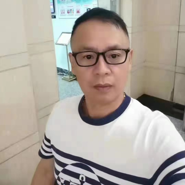 森屿暖树。的照片