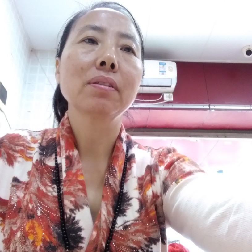 砖头闻黯然的照片