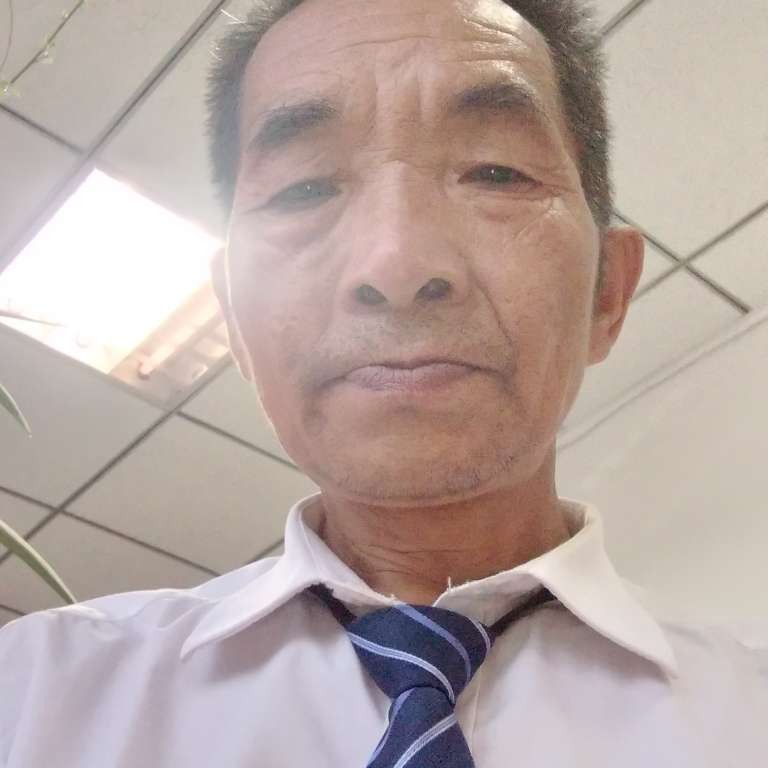 手套温暖忙绿为生的照片