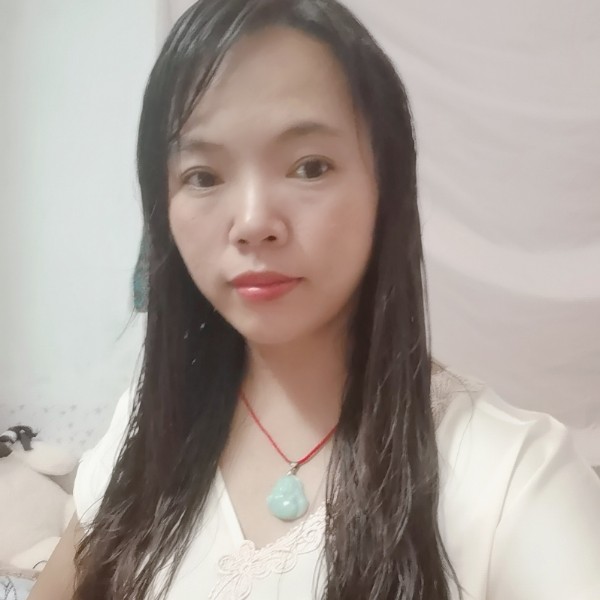 菠萝拉长的照片