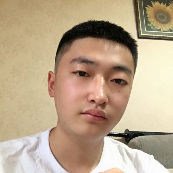活泼酸奶盖的照片