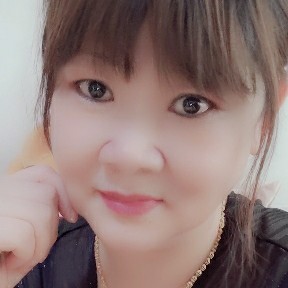 美女浅吻最后的的照片