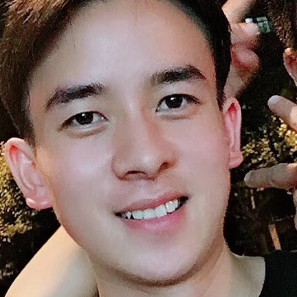 小蜜蜂懵懂的照片