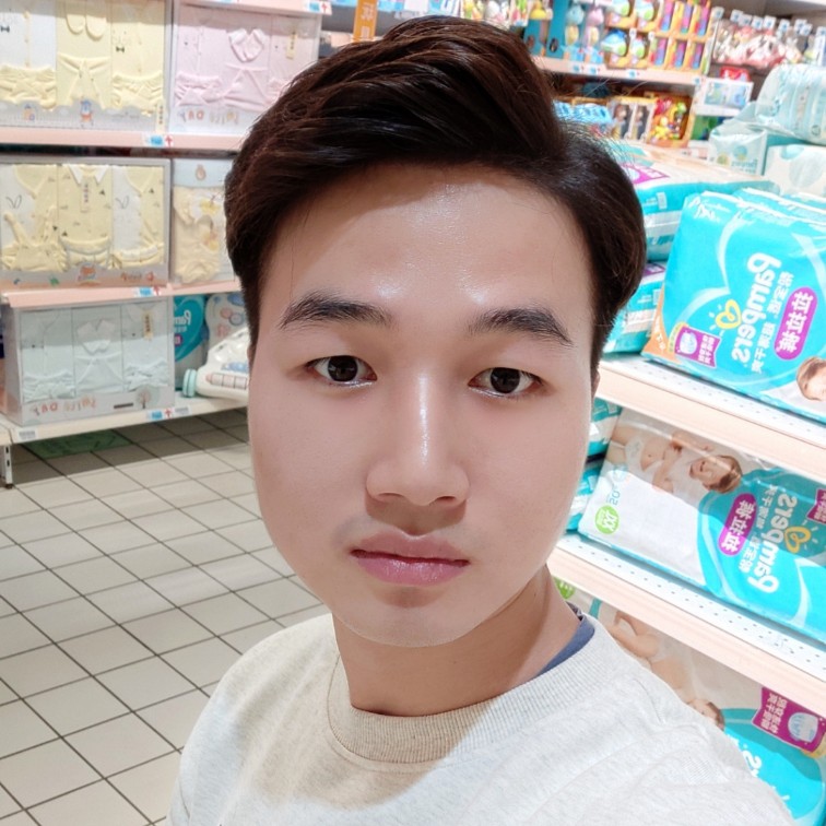江湖上弦月的照片