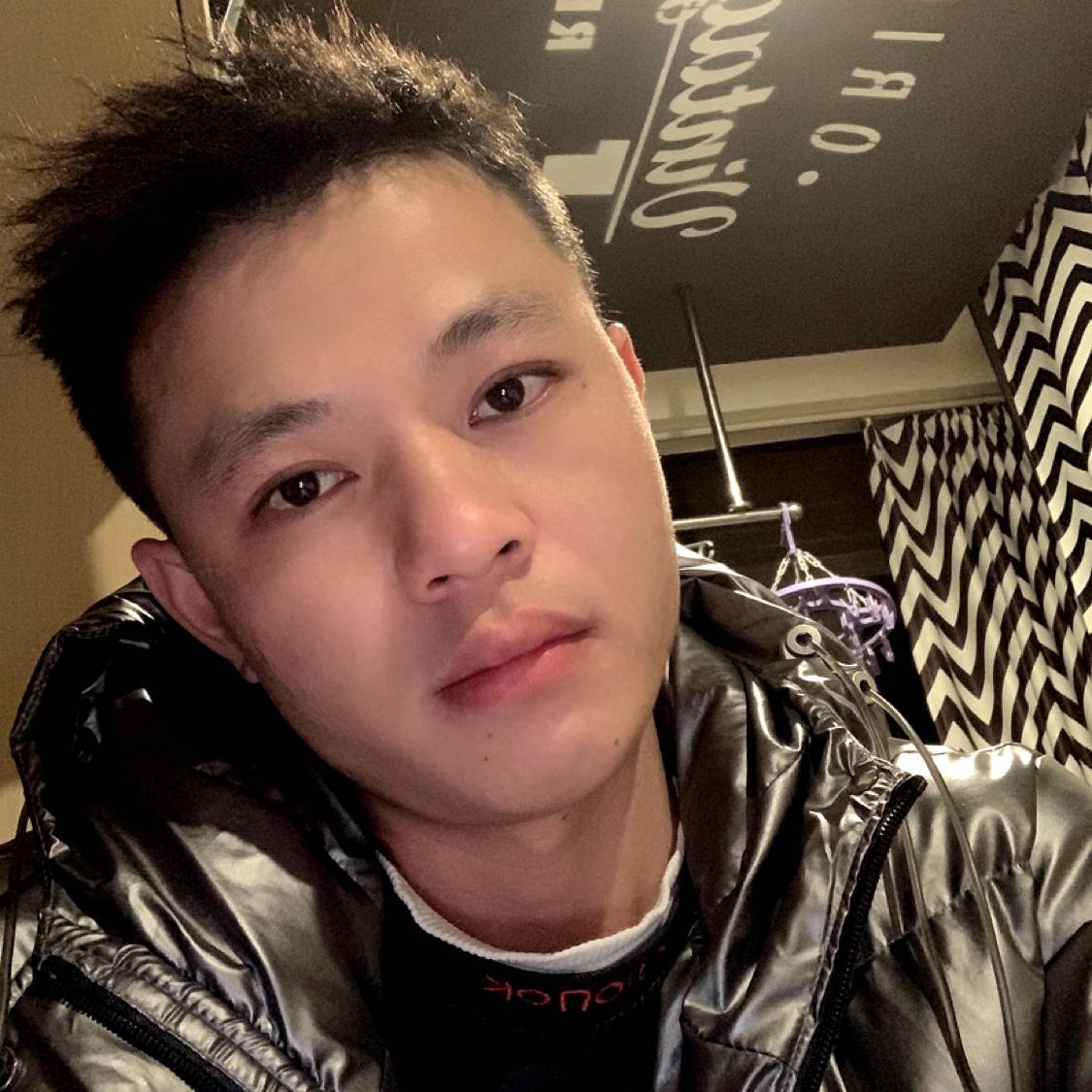 单薄漫步可乐的照片