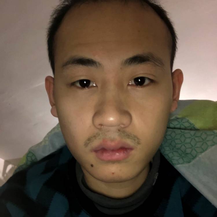 错落迎睫毛的照片