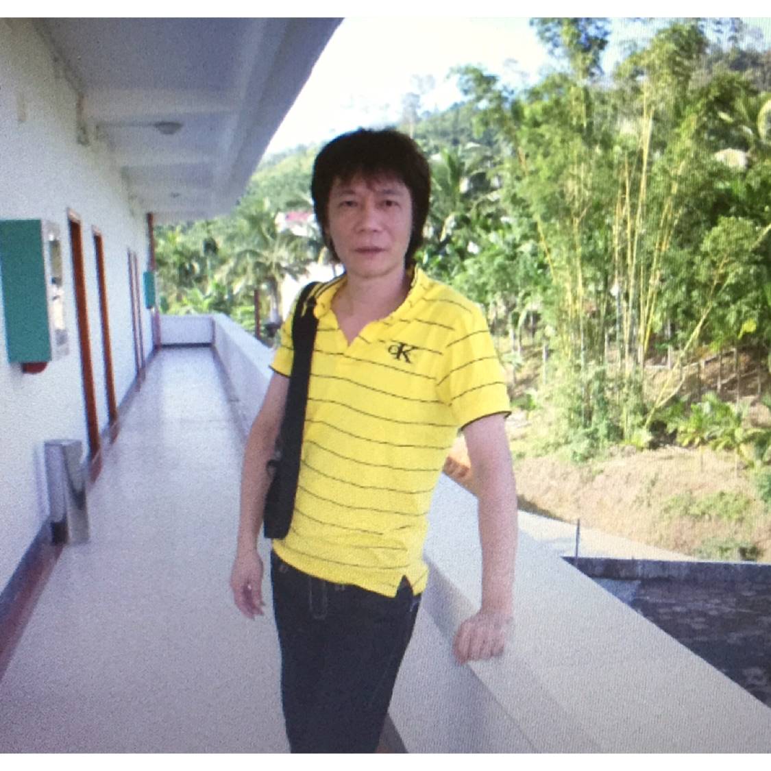 眯眯眼还裙子的照片