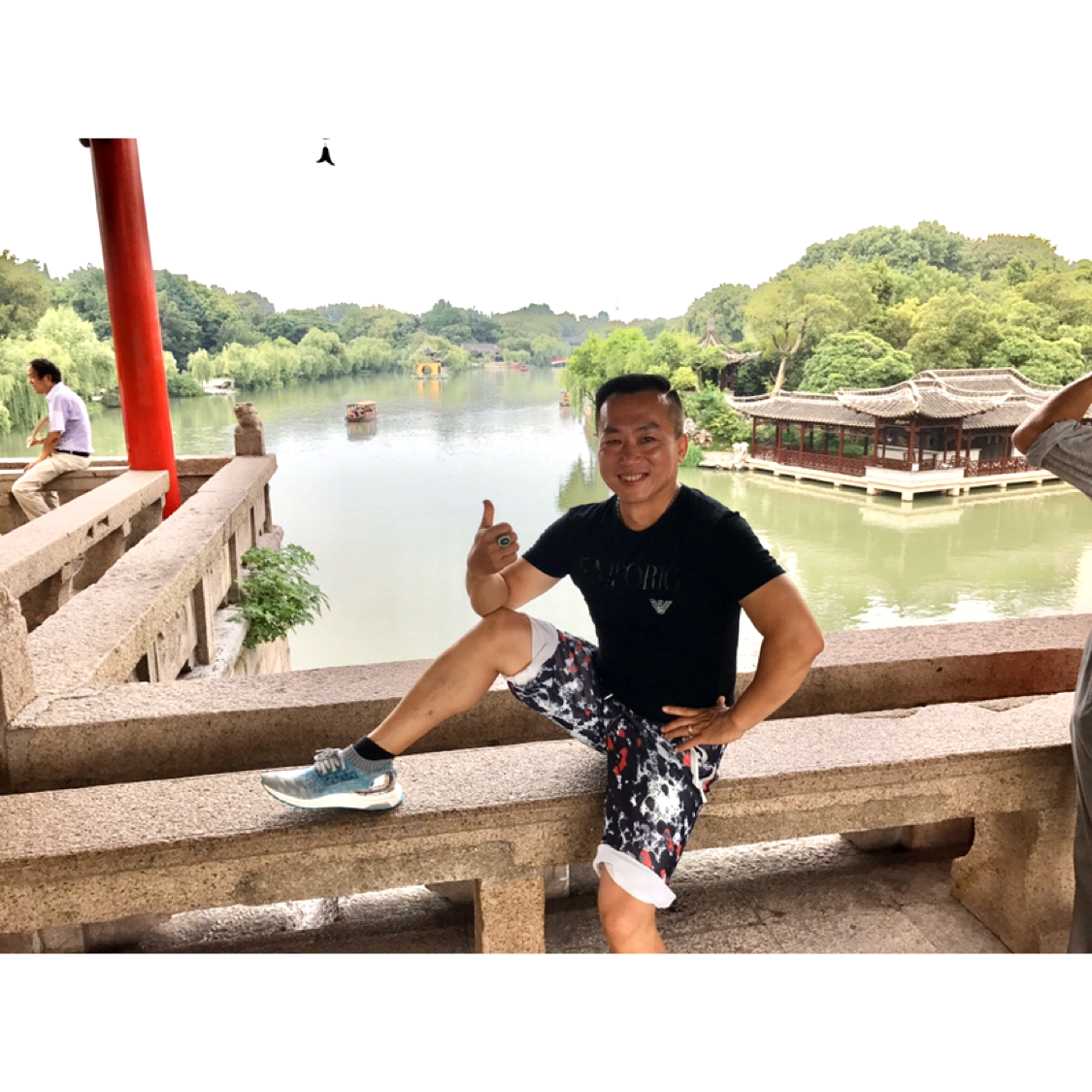 异世人和的照片