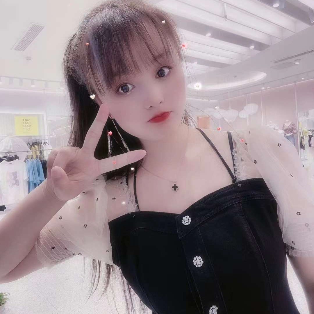 做梦的女孩的照片