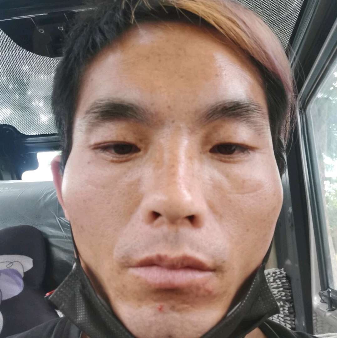 俊逸向轩辕的照片