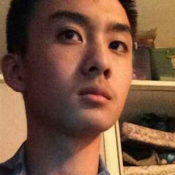 轻松苦恋电灯胆的照片