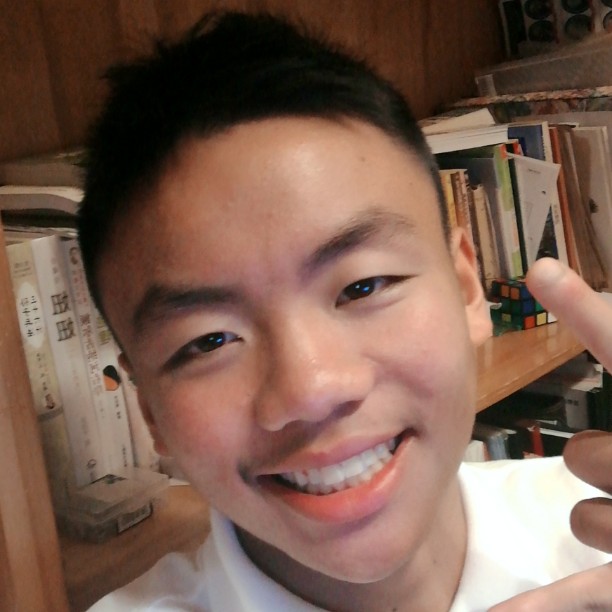 难过水杯的照片