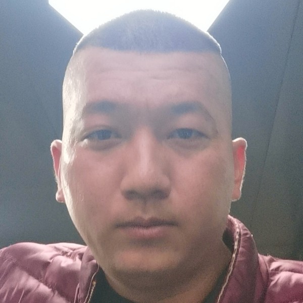 巨人坤哥的照片
