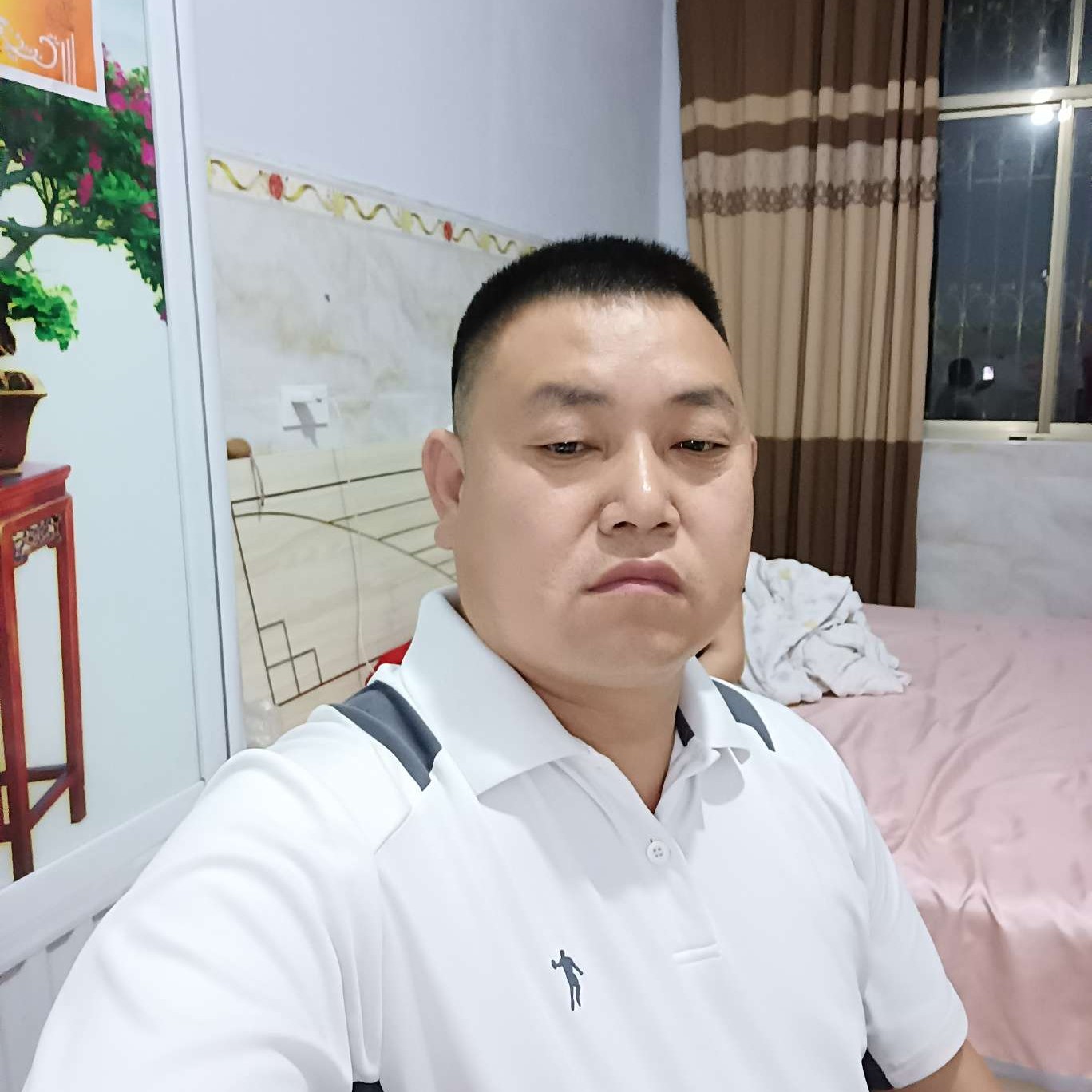 小懒虫回首难过的照片