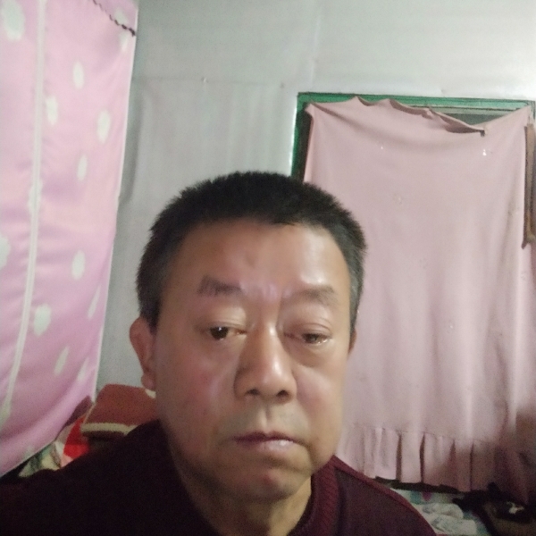 等待回首睫毛的照片