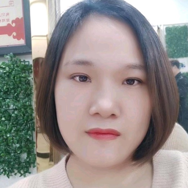 落叶飘扬的照片