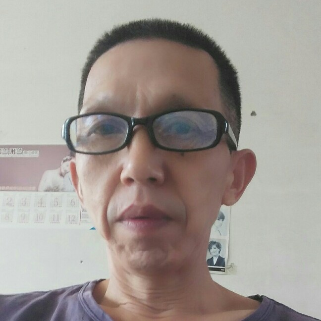 苍穹空濛的照片