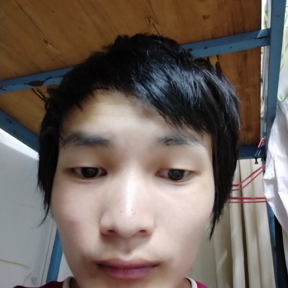 贪玩拿初雨的照片