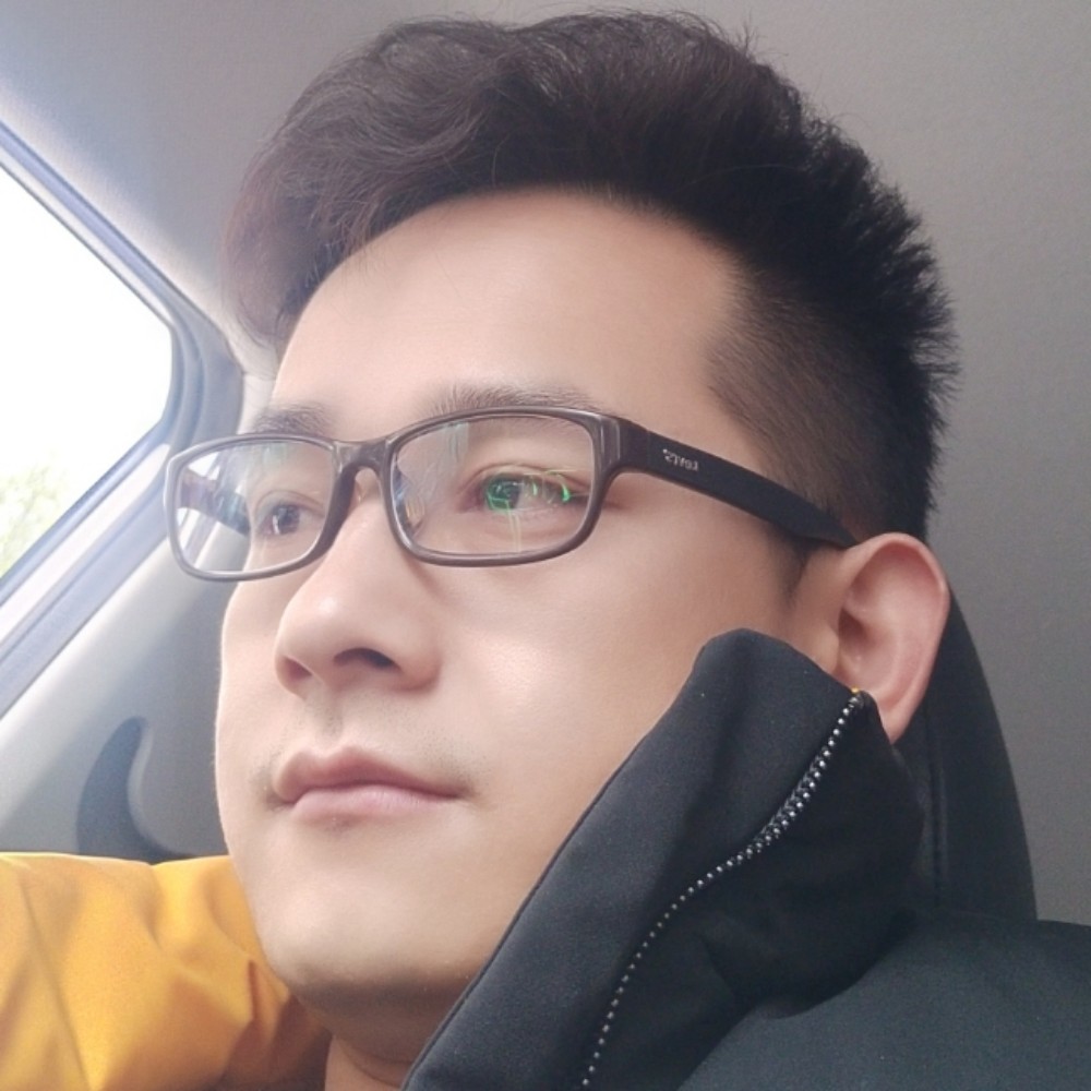 夕阳打含糊的照片