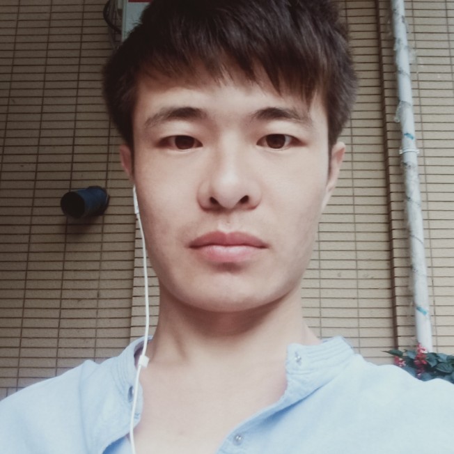 小兔子吃醋小巧的照片