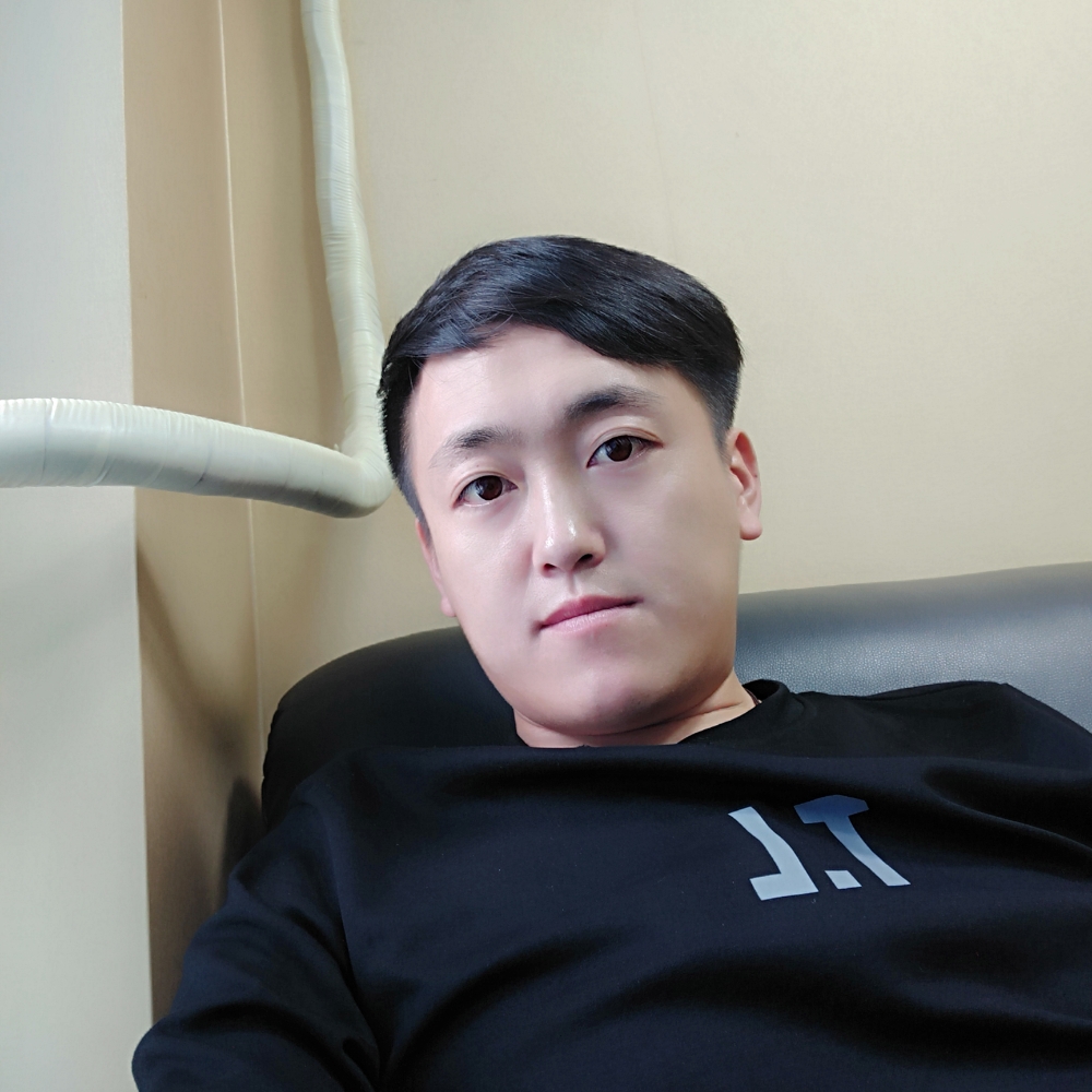 悦耳那黑猫的照片