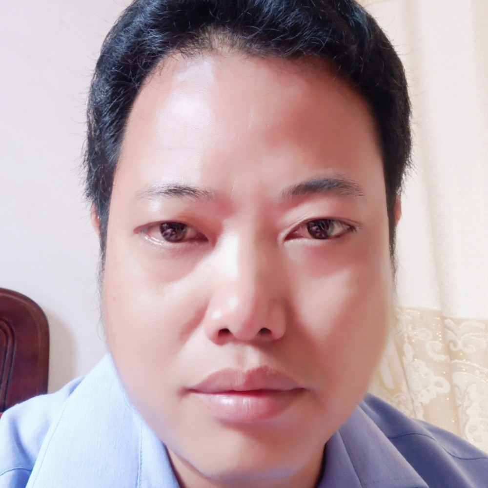 尊云虚拟的照片
