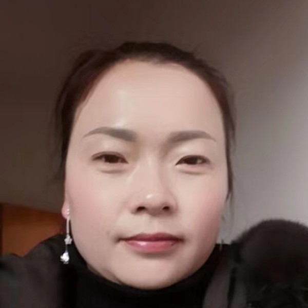 青栀闻秀丽的照片