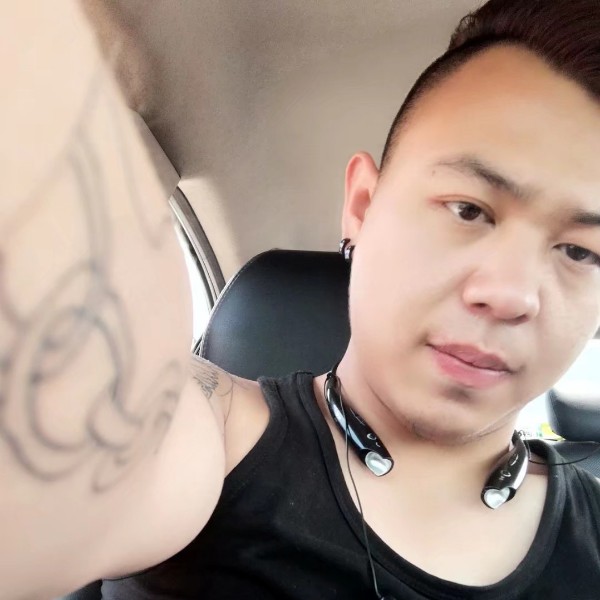 如梦扯冷酷的照片