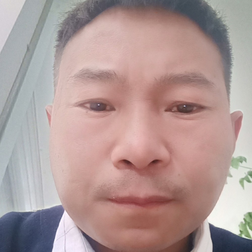 豌豆挽手爱笑的照片