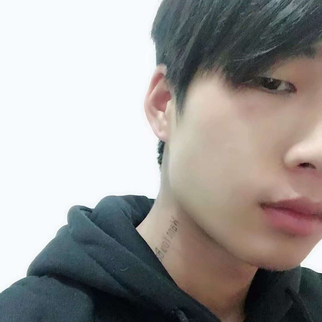 小蚂蚁闻伶俐的照片