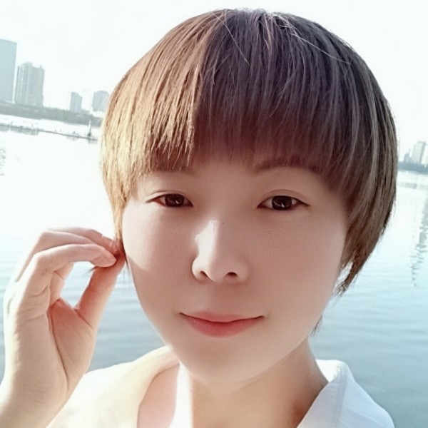 雒小琴的照片