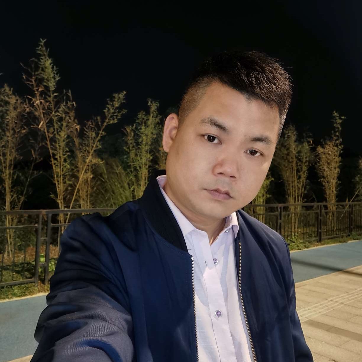 言午，許的照片