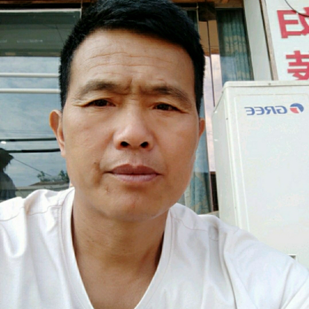 直率蹙眉奇迹的照片