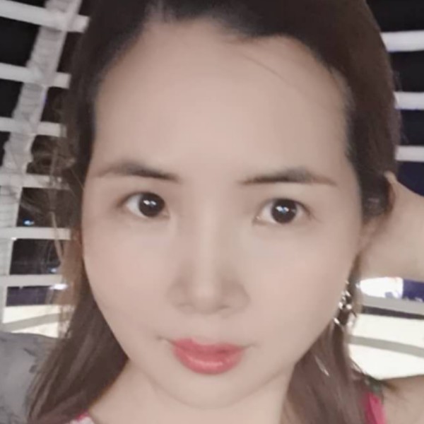 晨曦女的照片