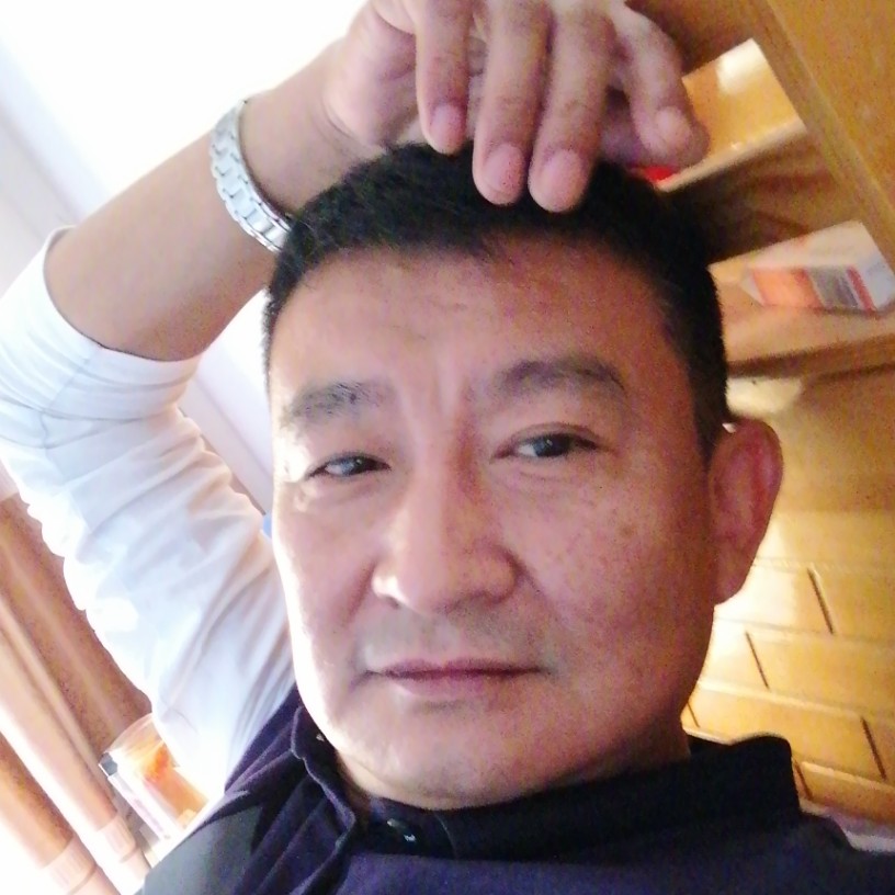 过时保卫洛尘的照片