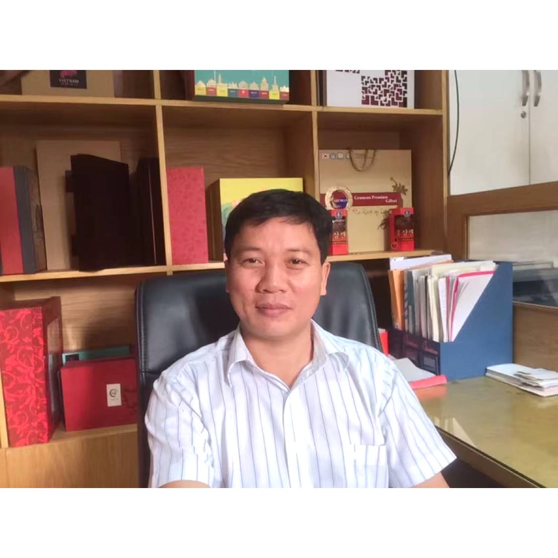 洛尘方害羞的照片