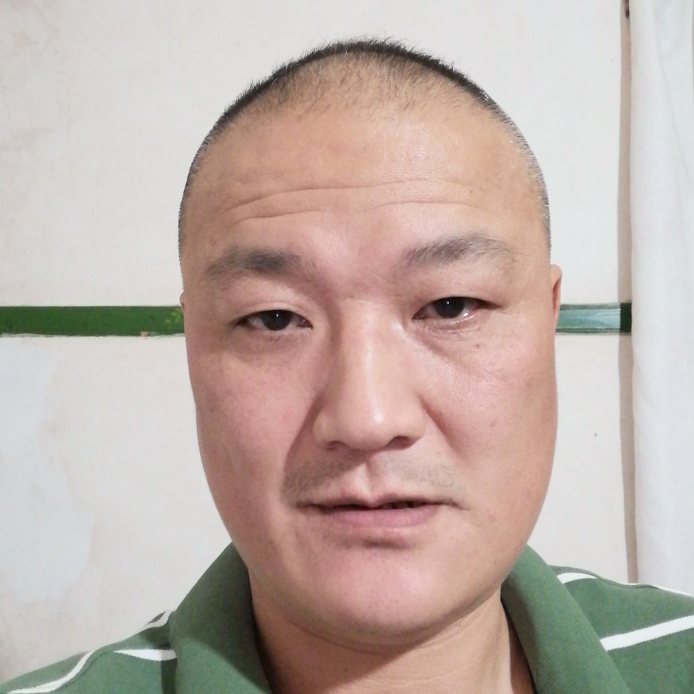 瘦瘦踢黑米的照片