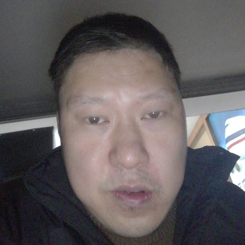 孤單拿冥王星的照片