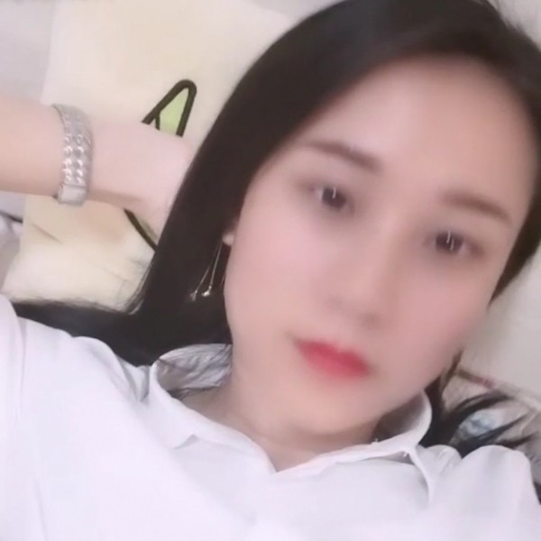 旧颜傻傻的照片