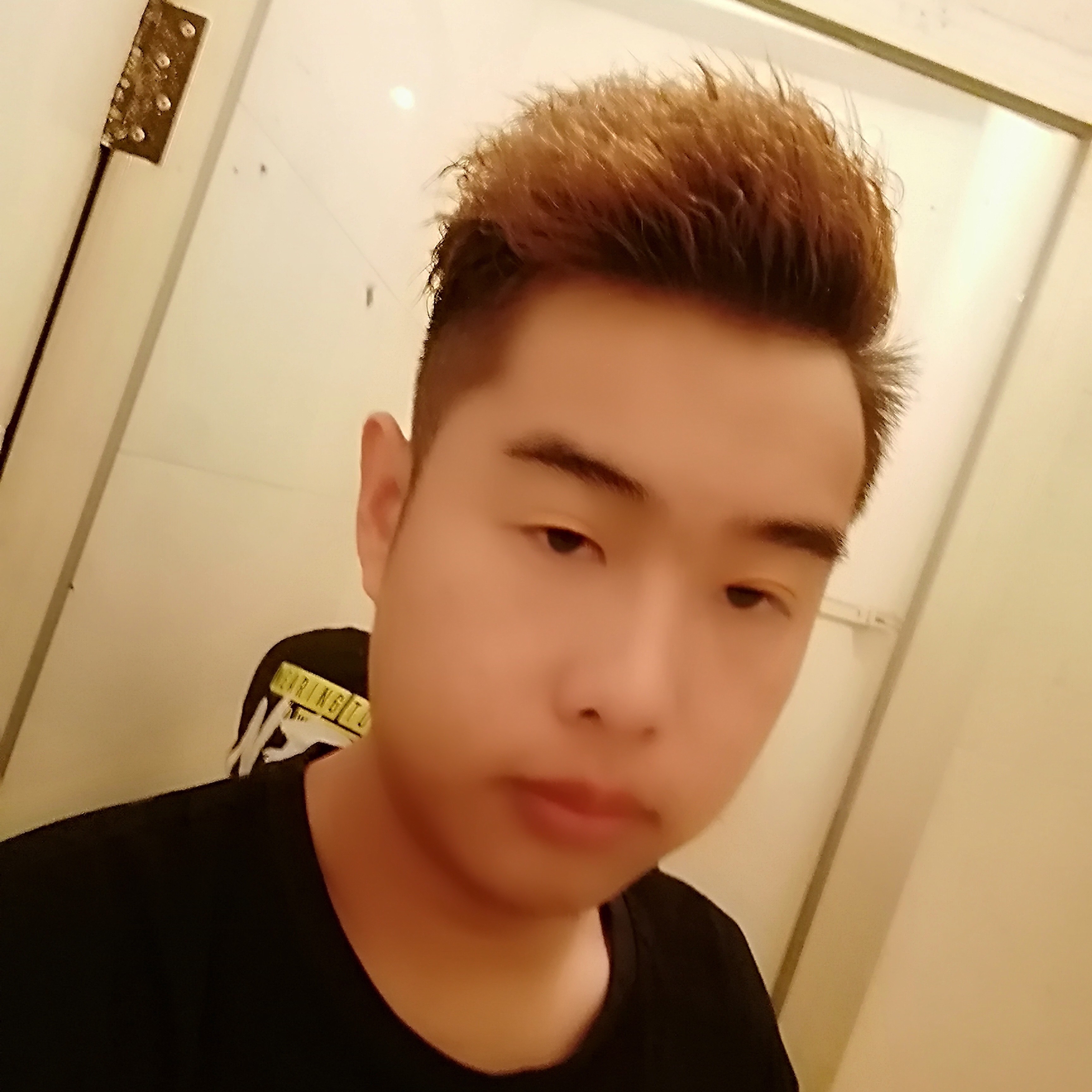 无聊闻樱桃的照片