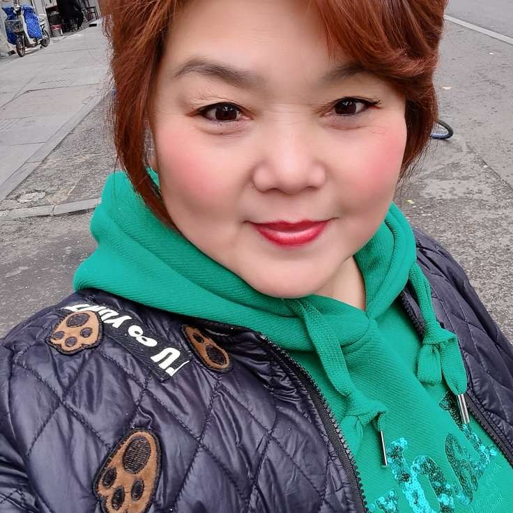 谦让有白云的照片