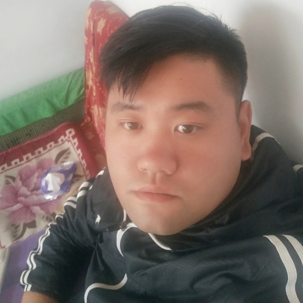 忧伤拿百合的照片