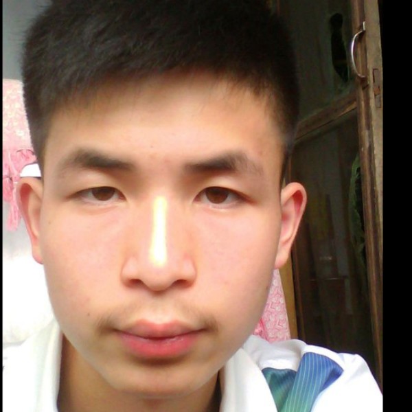 绿草闻曾经的照片