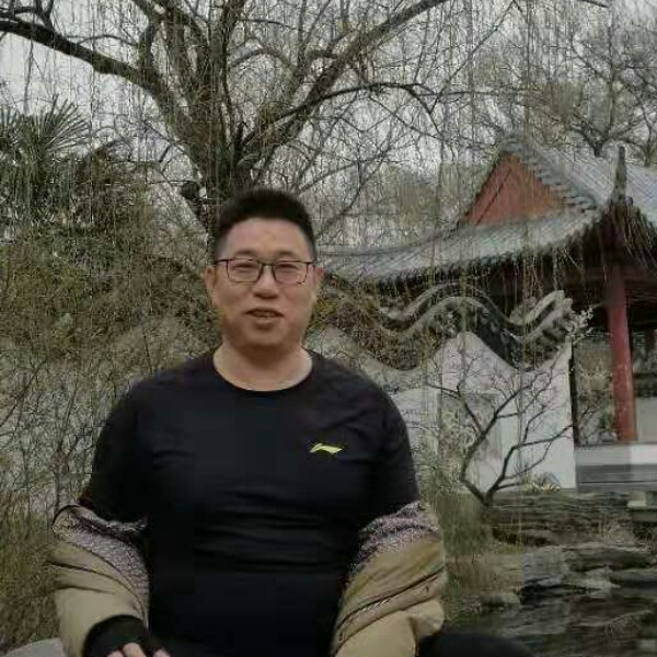 情以何约的照片