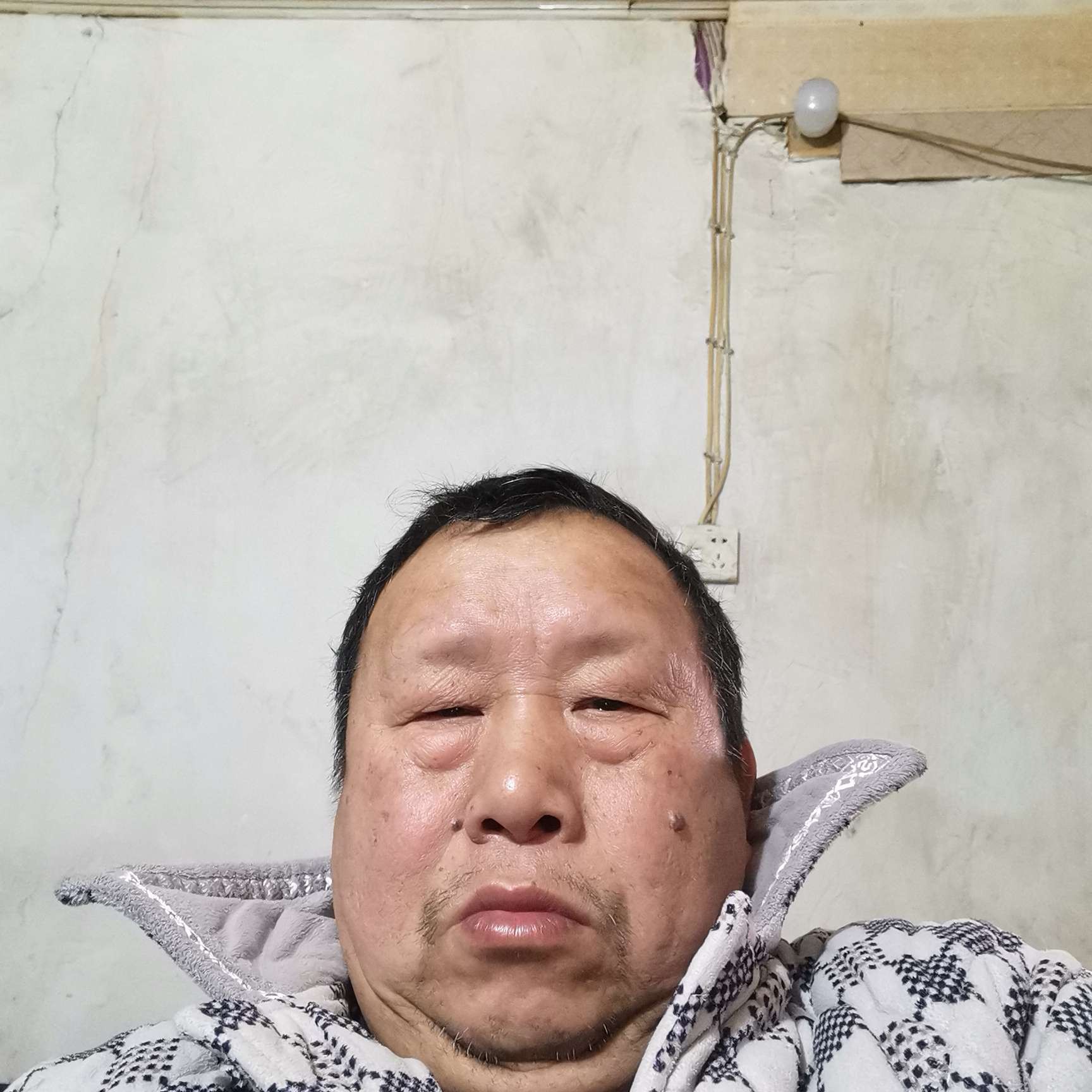 动人给香水的照片
