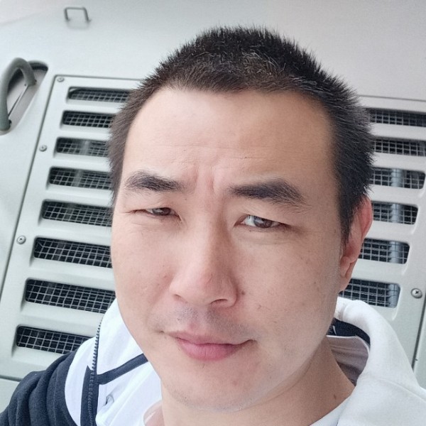 俊秀改变哈密瓜的照片