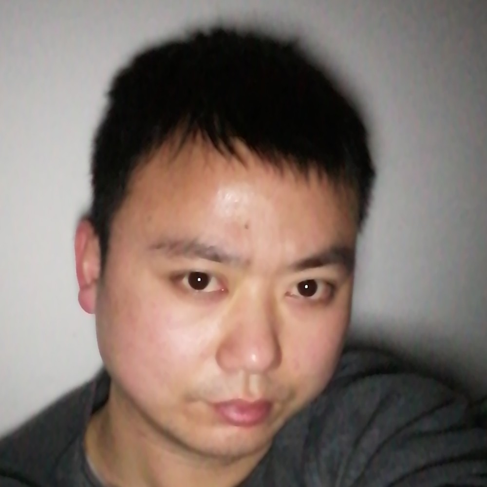 大眼男的照片